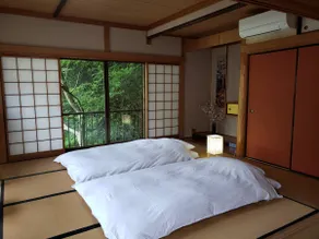 20-minute drive from Takamatsu Airport / Small private villa surrounded by beautiful mountains and clear streams / Free parking available - Image 5