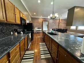 The Brick-Road Penthouse - 5BR, 4BATH, Walkable - Image 4