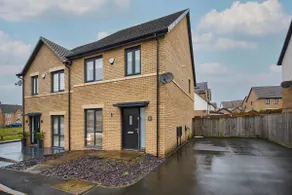 Modern Home with Garden, Corby - Image 5