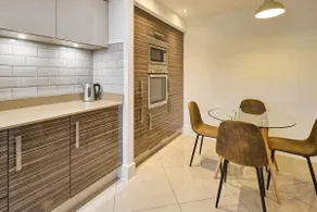 Charming 3-bedroom House in Corby With Garden View - Image 3