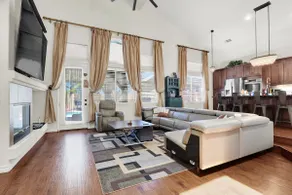 Tropical 4BR Oasis with Pool and Jacuzzi Near Strip - Image 4