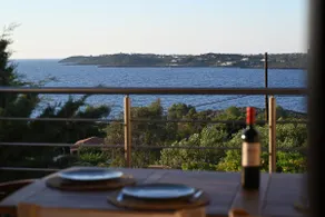 Unick Seaview Luxury Living - Image 5
