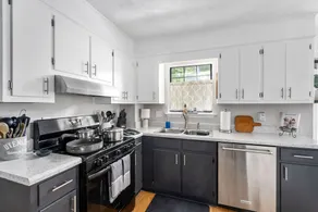King 3bedroom, centrally located - Image 3