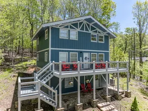 Spring Sale - Sleeps 18. NEW Hot Tub and Sauna - Image 3