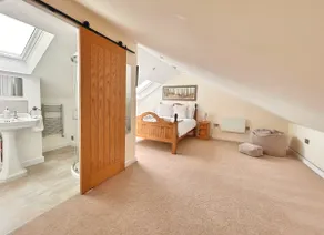 Orchard Cabin - Image 3