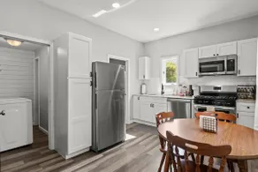 4BR King Bed Retreat Near Downtown & Event Venues - Image 4