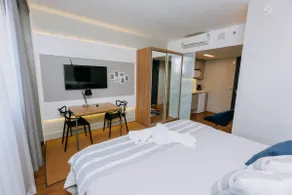 Cozy Studio in Batel – Wi-Fi and Parking - Image 5