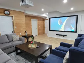 Spacious Cottage near Sandbanks Beach - Image 5