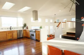 Riverside Home Near Beaches, Pier, downtown - Image 4