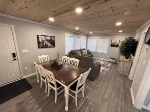 Bergland Bay Bungalow - on the trails by the lake - Image 2