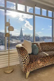 ”The Vice Presidential” - Suite with Amazing View - Image 4