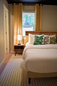 Peaceful & Cozy Florence Retreat | King Bed | W&D - Image 3
