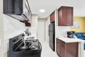 Cozy Hazel Place | Modern Living Near Downtown - Image 3