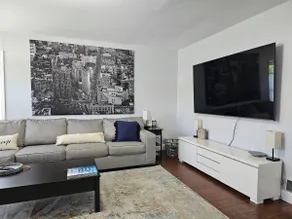 Cozy Home Sleeps up to 10 - Image 3