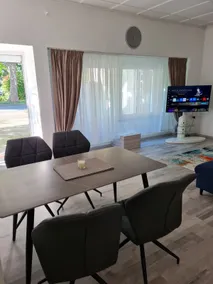 Stylish apartment with self check-in in a quiet location - Image 4