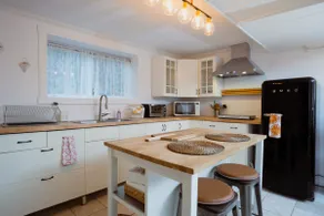 Chic 1BR in Heart of Queen Anne - Image 2