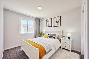 Waterfront Homey Retreat AC|Garage|YYC&Banff Route - Image 4