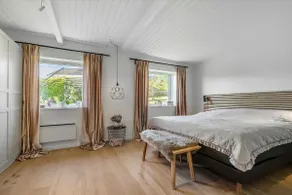 Waterfront villa - Image 4