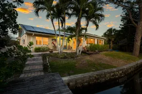 Riverfront 3BR Escape • Pool + Kayaks Included - Image 5