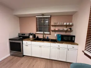 Belleville Bungalow - Image 4