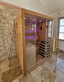 The Audacious-Jacuzzi and Sauna - Image 5