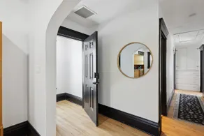 Whole Duplex 3BR, Sleeps 6 - Near Capitol & Law - Image 5
