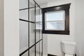 Whole Duplex 3BR, Sleeps 6 - Near Capitol & Law - Image 2