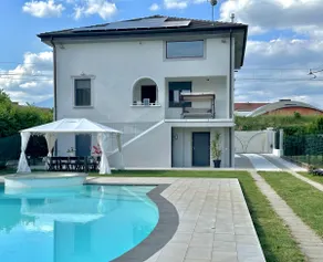 apartment with private pool for exclusive use - Image 4