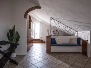 Elegant penthouse with rooftop terrace, downtown - Image 2