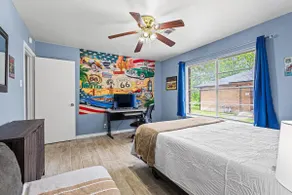 Classic Diner Pad| 2BR | Tvs - Image 2