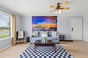 Classic Diner Pad| 2BR | Tvs - Image 3