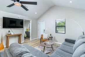 Sista's Suites – Suite A - Image 3