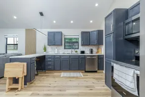 Sista's Suites – Suite A - Image 4