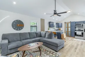 Sista's Suites – Suite A - Image 2