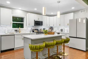 Elegant 5BR Home Sleeps 14 Minutes from DC - Russell - Image 2
