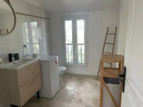 Apartment in a Domain - Image 3