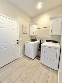 Little Red Rental House - Image 5