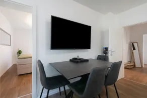Modern living with garden - Image 3
