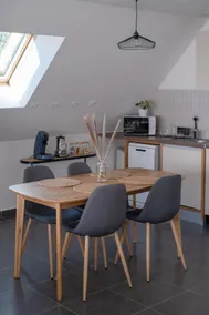 Cozy apartment with parking - Image 5