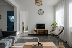 Cozy apartment with parking - Image 3