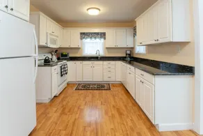 Charming Home Outside Boston - Image 5