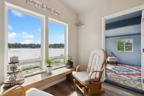Lakeside hot tub, BBQ, dock & more! - Image 5