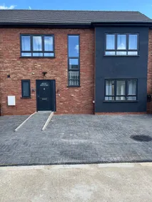 Contractors/Free Parking/3 Bed 3 showers/Garden - Image 3