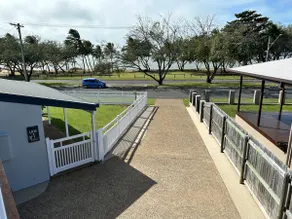 Unit 2 (Barry) Beachside Mackay - Image 4