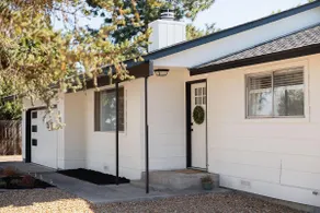 Modern High Desert Retreat - Image 2