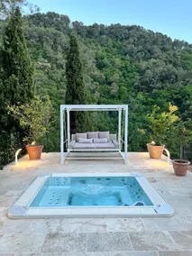 Prestige Duplex • Jacuzzi • A/C & Parking - Image 2