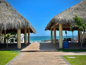 Diamante House at the Foot of the Beach - Image 2