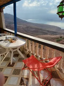 Apartment with lake view - Image 3
