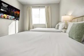 2B2B Paradise Pool Apartment | & Park Free - Image 2