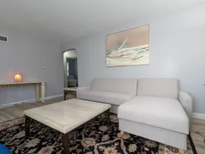 Spacious 5-Bedroom house near Naval base& Sixflags - Image 3